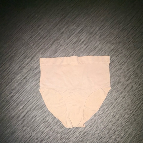 Sofia Vergara seamless High-Waist Shaping Briefs - Cream size XXL - Picture 5 of 7